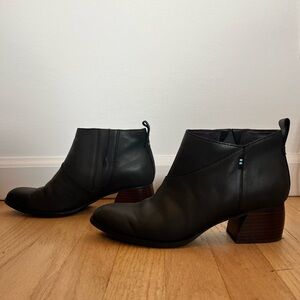 Toms Leilani boots, black size W8